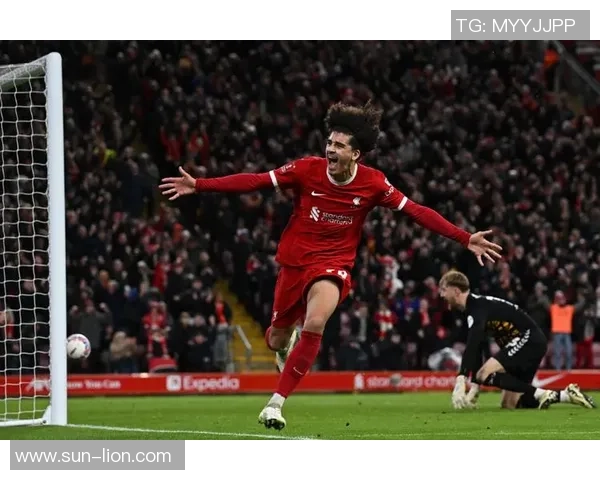 足总杯精彩对决利物浦大胜里昂红牌事件引发全场热议