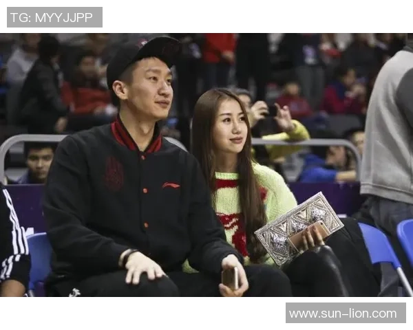 孙悦与姚明亲密互动引发球迷热议共同回忆篮球岁月的温情瞬间