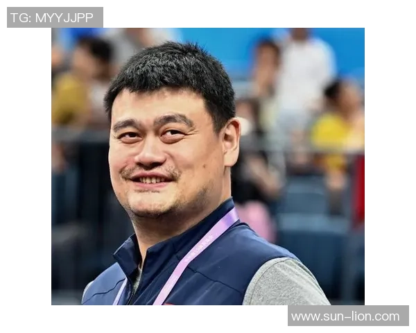 微笑如姚明般温暖高大让人心生向往与力量