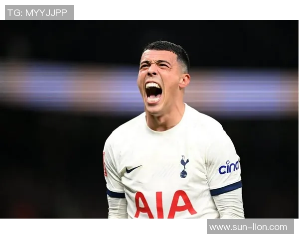 足总杯激战巴萨与热刺平局帽子戏法瞬间点燃全场激情解析