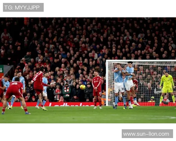 曼城与利物浦激战三轮点球大战精彩瞬间回顾引爆全场热情 曼城与利物浦激战三轮点球大战精彩瞬间回顾引爆全场热情