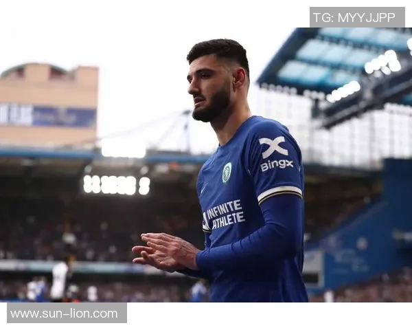 意甲激战:里昂惊险逆转切尔西绝杀瞬间点燃全场热情 意甲激战:里昂惊险逆转切尔西绝杀瞬间点燃全场热情