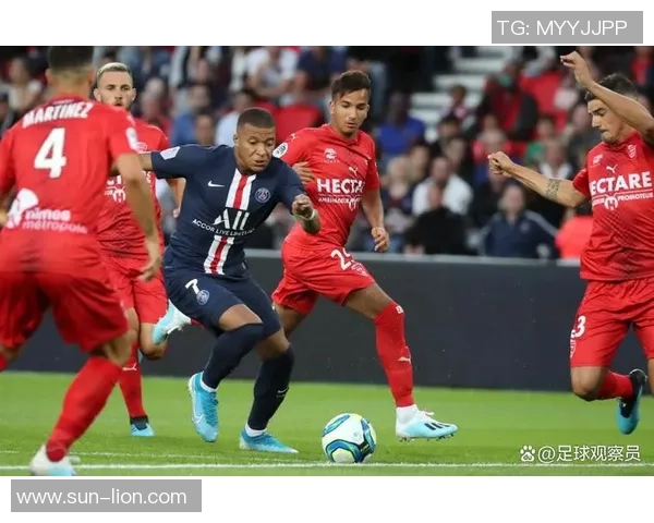 欧联杯精彩对决里昂与巴黎圣日耳曼战平引发全场热烈反响与数据分析 欧联杯精彩对决里昂与巴黎圣日耳曼战平引发全场热烈反响与数据分析